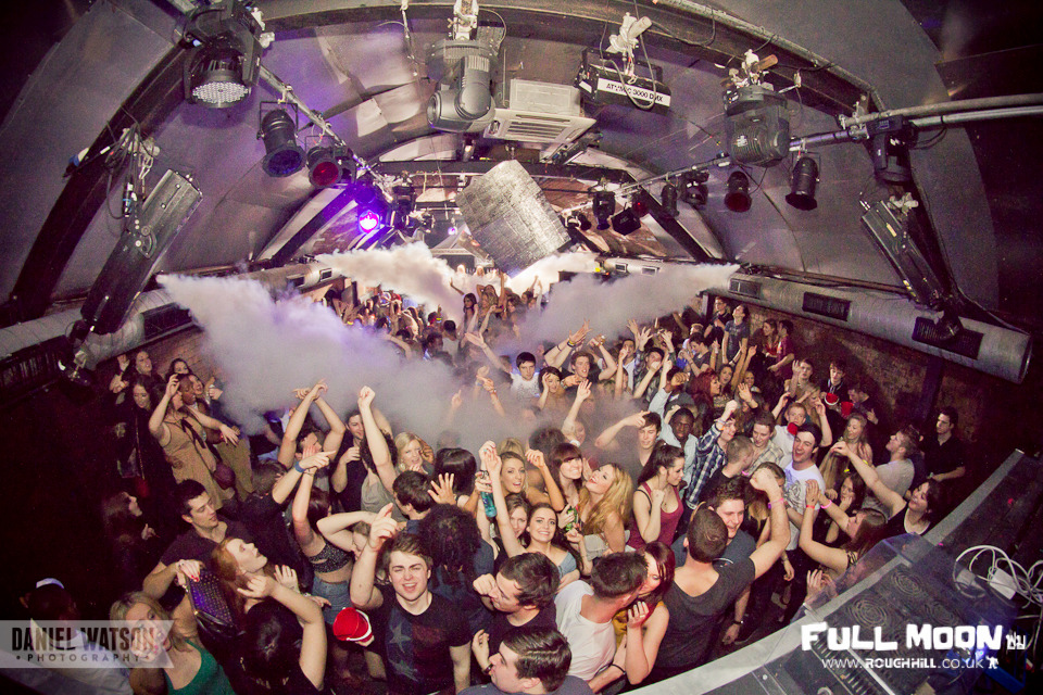 IMAGE: http://payload35.cargocollective.com/1/3/110609/3019351/15-03-2012-18_960.jpg