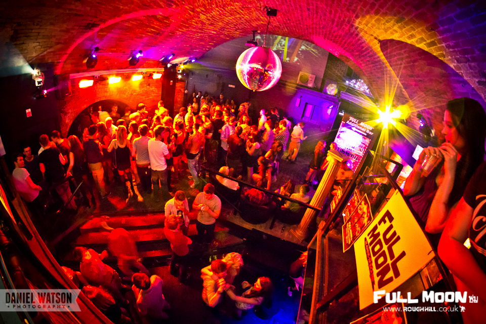 IMAGE: http://payload35.cargocollective.com/1/3/110609/3019351/15-03-2012-25_960.jpg